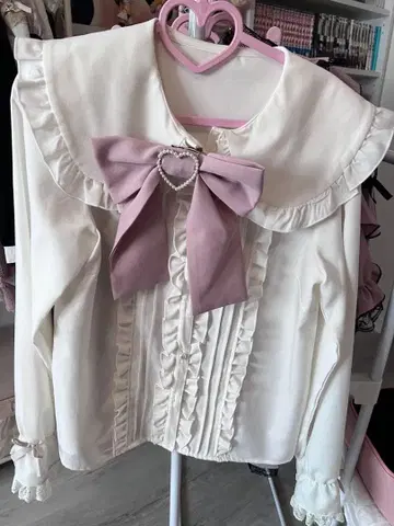 DearmyLove 디어마이러브 빅 하트 버클 리본 세일러 블라우스