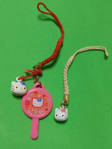 헬로키티 2001년 일본풍 거울형 방울 달린 장식