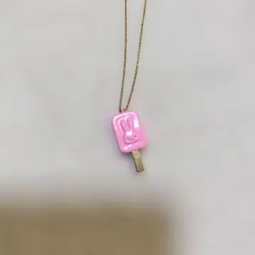 CUNE 아이스캔디형 핑크 목걸이
