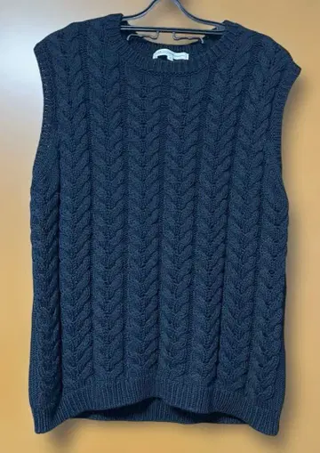 새상품급 23구 케이블 니트 베스트