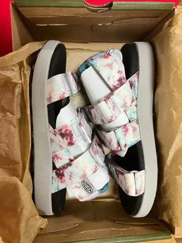 KEEN 킨 뉴포트 샌들 23cm