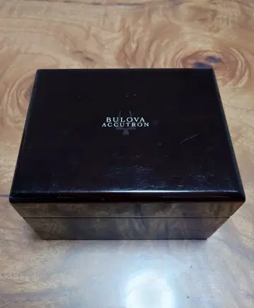 BULOVA ACCUTRON 화장품 상자