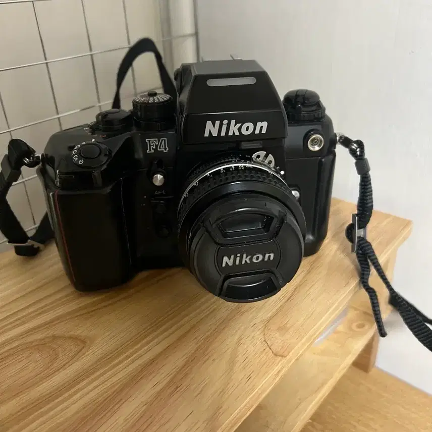 니콘 F4 + 50mm 1.4 필름카메라 + 스플릿파인더 2개 +필름한롤