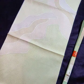 크림색과 라이트 핑크 허리띠와 오비 장식 천