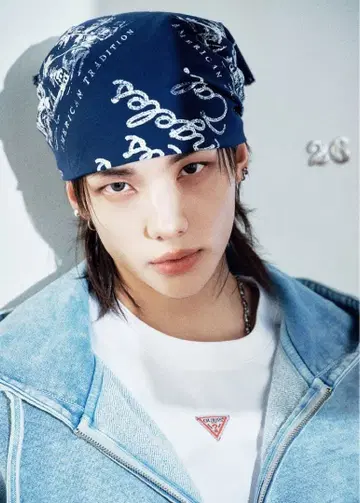 GUESS 현진 반다나 네이비 popup 팝업 게스