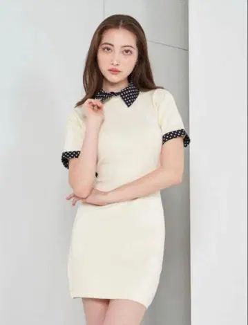 다리치 백 오픈 도트 니트 미니 원피스