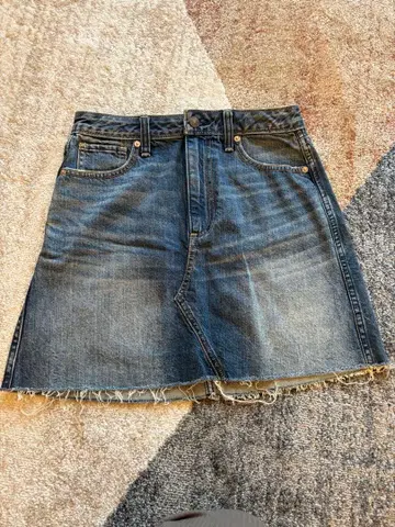 A.P.C. 다크 블루 데님 미니 스커트