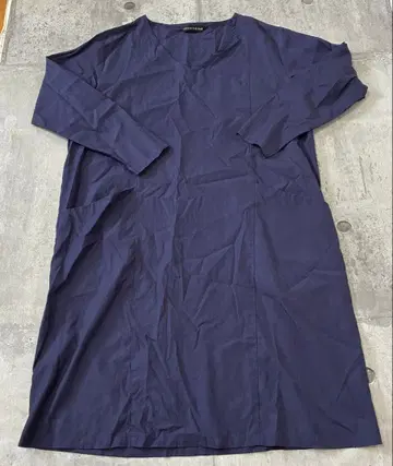 고품질 mizuiro ind 미즈이로 인드 V넥 원피스 네이비