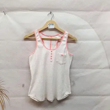 슬리브리스 크림색 상의