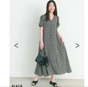 BASEMENTonline 브이넥 플라워 원피스 베이스먼트온라인