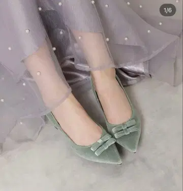 에스페란자 라메 벨벳 더블 리본 펌프스