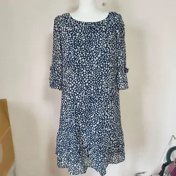 Firosa 네이비와 화이트 도트 무늬 7부 소매 원피스