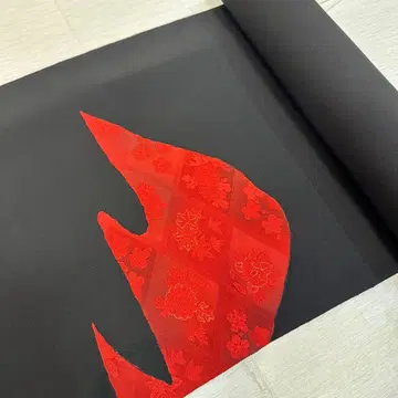 블랙 베이스 코트용 옷감 에바 패턴 실크 100%