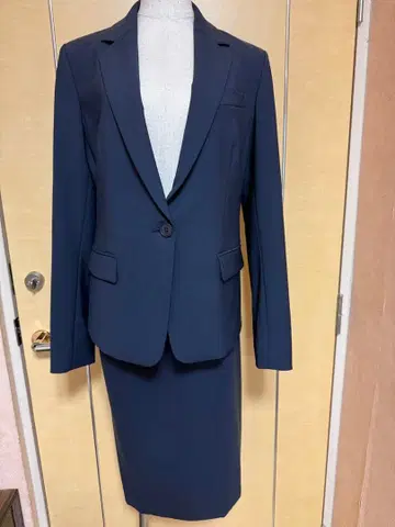 Theory 네이비 스커트 수트 사이즈 4