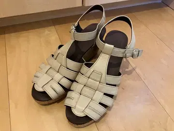 마가렛호웰 샌들 24