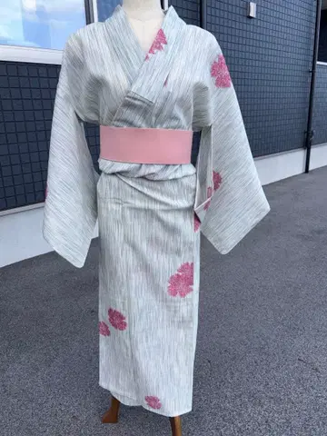 기모노 가게 제작 전통 여름 기모노 흰색/그레이 꽃무늬