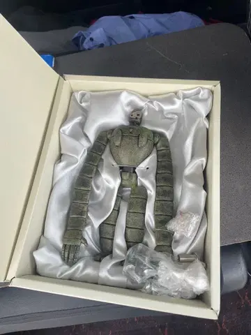 코미니카 로봇 병사 (화이트 상자/정원 ver) 천공의 성 라퓨타