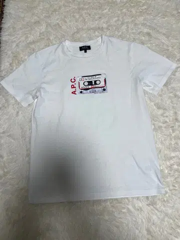 A.P.C. 카세트 테이프 프린트 T셔츠 S