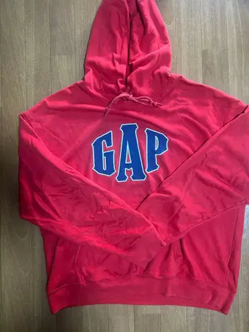 GAP 빨간색 후드티와 팬츠 세트