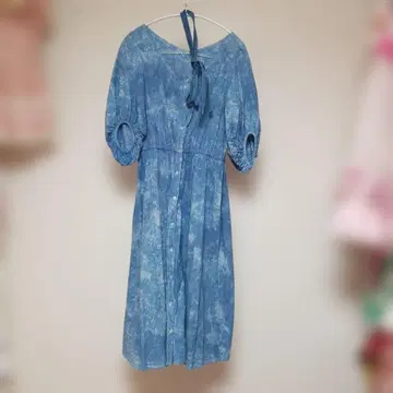 면 네이비 나염 가공 데미지 데님풍 퍼프 슬리브 원피스 겉옷