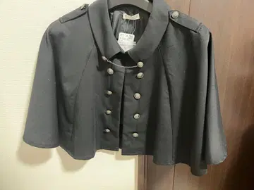 체인 부착 더블 버튼 케이프 axes femme