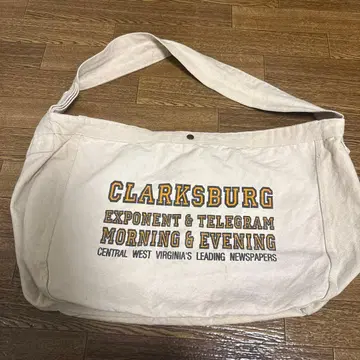 빈티지 클락스 뉴스 페이퍼 백