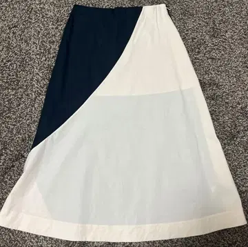COS 스커트