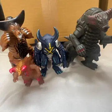 울트라맨 괴수 피규어