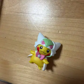 메가 메가나이트 판초를 입은 피카츄 마스코트 피규어 포켓몬