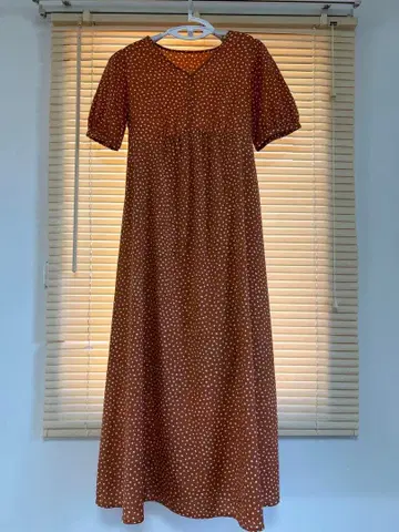 브라운 도트 무늬 롱 원피스 반팔