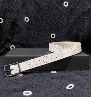 ZUCCA 로고 펀칭 가죽 벨트 화이트