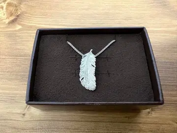 Agete 실버 깃털 모티브 목걸이