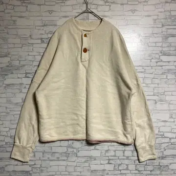 팔라스 팰리스 크림색 헨리넥 트레이닝복 맨투맨 새상품급 캐주얼