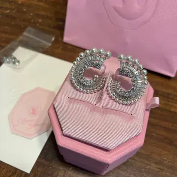 SWAROVSKI 스와로브스키 귀걸이
