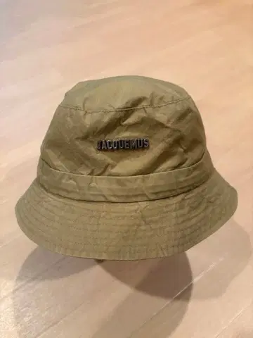 JACQUEMUS 올리브 그린 버킷햇
