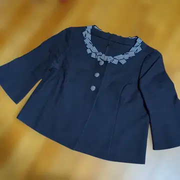 Harrods 리본과 버튼이 귀여운 자켓