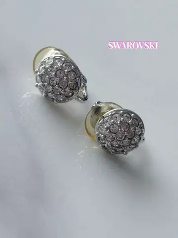 Swarovski 스와로브스키 파베 귀찌