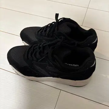 마가렛호웰 미즈노 콜라보 스니커즈