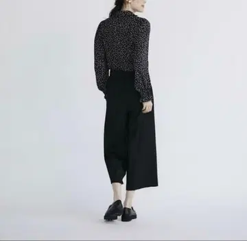 마리에루 카세트 새상품급 클래시컬 도트 블라우스 블랙