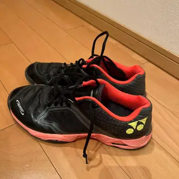 YONEX SHB-02L 테니스화 블랙/레드