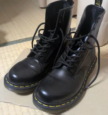 닥터마틴 1460 8홀 UK5 모델번호 11821