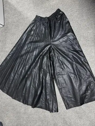 zucca 에코 가죽 와이드 팬츠 비대칭 size M