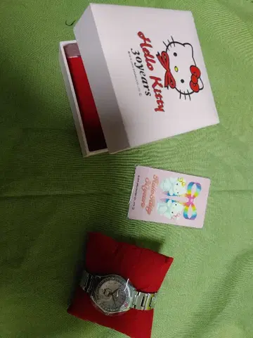 헬로키티 아날로그 손목시계 실버