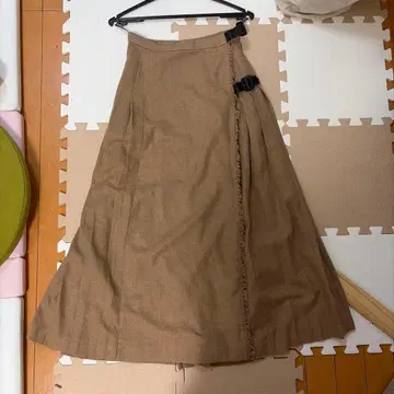 BEAMS BOY 사이드 버클 플리츠 스커트