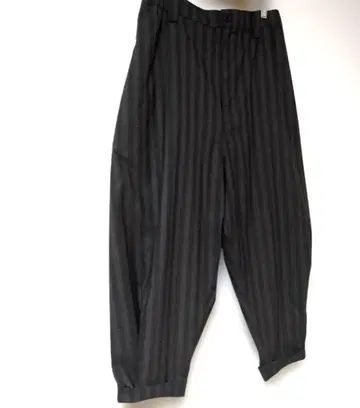 [새상품급] 센소유니코 모에/다크 그레이 스트라이프 와이드 사루엘 팬츠