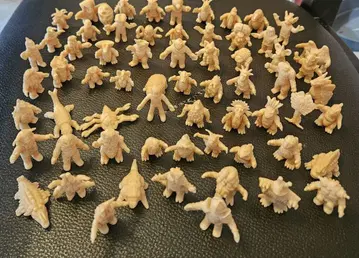 울트라맨 괴수 지우개 포피 묶음 판매 65체 베이지