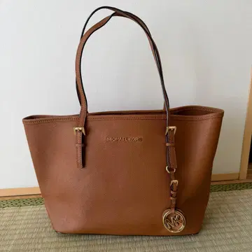 MICHAEL KORS 브라운 토트백