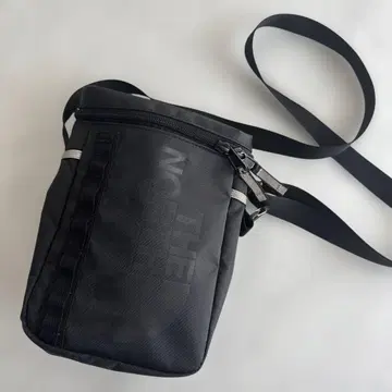 THE NORTH FACE 블랙 숄더백