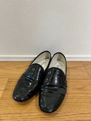 레페토 블랙 에나멜 로퍼