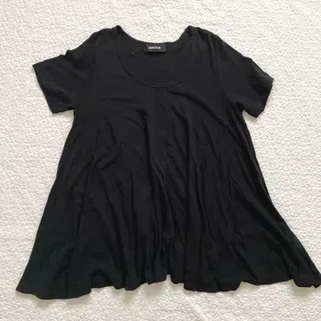 [택없는 새상품] zucca 주카 반팔 상의 플레어 T셔츠 블랙 M